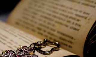 可歌可泣中泣的意思 可歌可泣中泣是什么意思