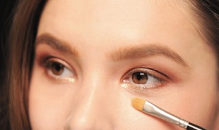 双眸的迷离是什么意思 双眸的迷离意思是什么