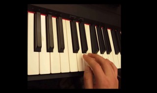 钢琴和弦如何弹奏 钢琴初学者如何练习和弦呢