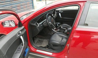 荣威550d怎么打开后门 荣威550后备箱按钮在哪