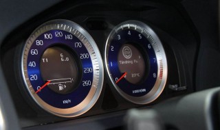 沃尔沃v60钥匙怎么换电池 老司机教你3步换完