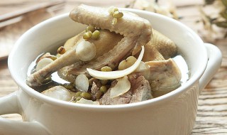 鸽子煲汤的功效与作用 鸽子煲汤有什么作用