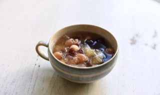 莲子百合汤的功效与作用 莲子百合汤有什么功效