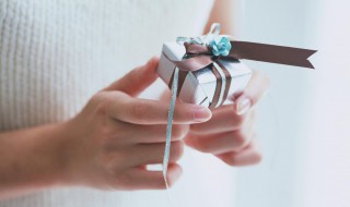 小学生教师节礼物送什么好 教师节应该送哪些礼物