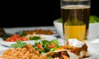 天天喝啤酒对身体有什么危害 喝啤酒的危害