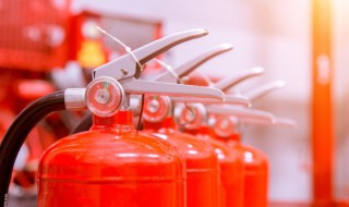 干粉灭火器灭火原理 干粉灭火器的简介