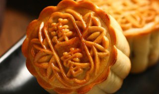 莲蓉蛋黄月饼的做法 莲蓉蛋黄月饼怎么做