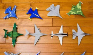 折纸飞机过程怎么写 下面4个过程教你折纸飞机
