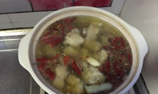 砂锅炖猪蹄的做法 砂锅炖猪蹄的做法介绍