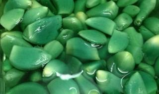 腌了一年的腊八蒜还能吃吗 腌制了一年的腊八蒜能不能吃