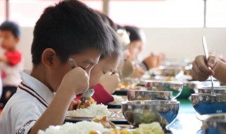 集体进餐的礼仪 关于集体进餐的礼仪