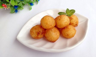 炸土豆丸子的家常做法 炸土豆丸子的家常做法介绍