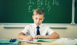 秋风扫落叶是什么意思 怎么理解秋风扫落叶的意思