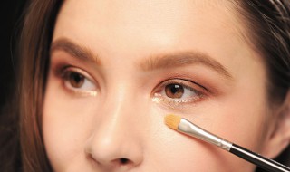 眼线化妆教程 怎么化眼线