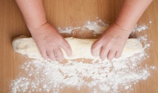 高筋小麦粉与小麦粉区别 高筋小麦粉和低筋小麦粉的区别