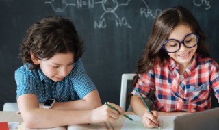 霓裳的拼音 霓裳音节是啥