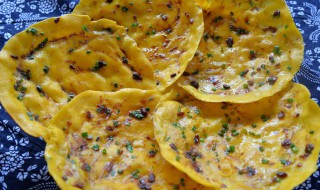 玉米面贴饼子的做法 玉米面贴饼子怎么做