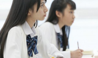 而或长烟一空中而或的意思 而或长烟一空中而或的解释