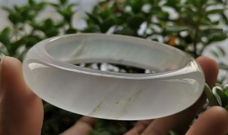 天山冰翠玉是什么 什么是天山冰翠玉