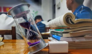 余霞散成绮澄江静如炼中的静是什么意思 余霞散成绮澄江静如炼出自哪