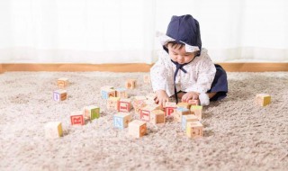 如何教宝宝翻身 看这里