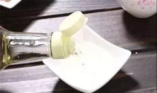 白醋与小苏打清洗冰箱 我们可以这样做