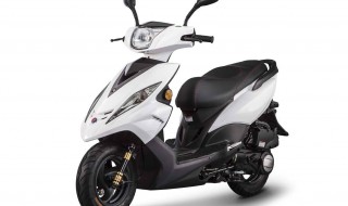 踏板摩托车怎么换滑行轮 踏板摩托安装滑行轮的方法