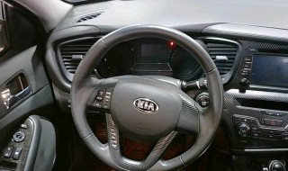 行驶中感觉方向盘向右偏点怎么回事 老司机是这样说的