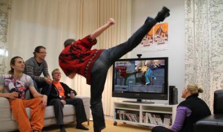 手机能玩体感游戏吗 怎样用手机连接电视玩体感游戏