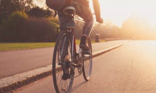 学自行车的平衡技巧 学自行车的平衡技巧是什么