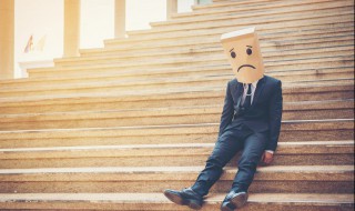 人生伤感哲理句子（人生伤感哲理句子短句）