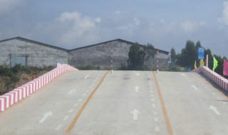 大车上坡定点停车技巧（大车上坡定点停车技巧图片）