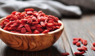 枸杞可以和黑芝麻一起吃吗（黑芝麻能跟枸杞一起吃吗）