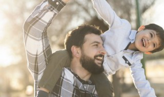 2021父亲节感恩祝福语简短（2021父亲节感恩祝福语简短三个字）