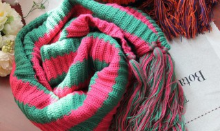 金丝绒线织围巾的方法解案（金丝绒线编织教程围巾）