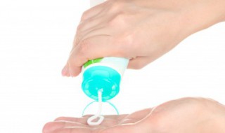 化妆新手用粉饼还是粉底液 化妆新手用粉饼还是粉底液的区别