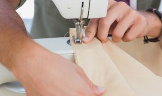 绷缝机卷下摆的技巧 绷缝机卷下摆的技巧介绍