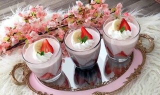 草莓慕斯杯的做法 草莓慕斯杯如何做