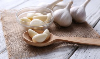大蒜子保鲜储存简便方法 怎样储存大蒜子