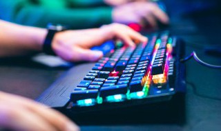 穿越火线怎么闪蹲只要步骤详细点 怎么穿越火线闪蹲只要步骤详细点