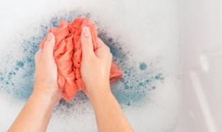 怎么洗去衣服上的墨汁 洗去衣服上的墨汁方法