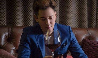 决胜法庭铁光荣背后的人是谁 大家可以看看