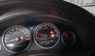 自动挡离合器故障灯亮怎么解决(自动挡离合器故障灯亮怎么解决视频)