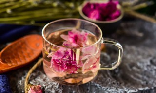 经常喝玫瑰花茶皮肤变黑吗（经常喝玫瑰花茶皮肤变黑吗女）