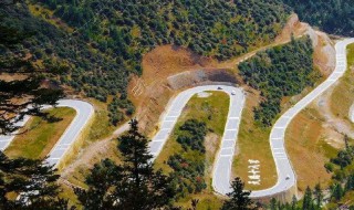 正常开车起坡技巧（正常开车起坡技巧图片）