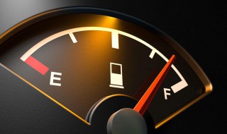 新车多久油耗才会下降（新车多久油耗才会下降多少）