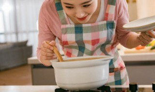 鸡脚汤的功效（花生眉豆木瓜鸡脚汤的功效）