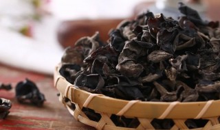 黑木耳和云耳的区别是什么 黑木耳和云耳的区别