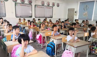 望湖楼下水如天的上一句是什么（望湖楼下水如天上一句是啥）