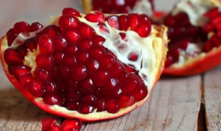 吃石榴有什么好处和坏处（吃石榴有何好处）